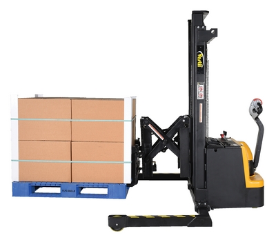 Angetriebener Stapler mit Power Drive, Power Lift und PowerFork Reach